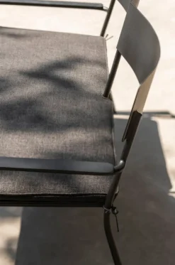 Serax August 2-sitsbänk med ryggstöd, svart