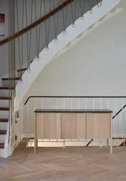 Skagerak Jut skåp, svart marmor