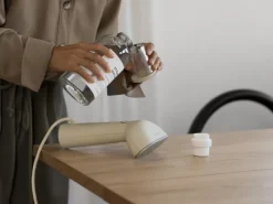 Steamery Cirrus No. 3 steamer med strykjärn, sand