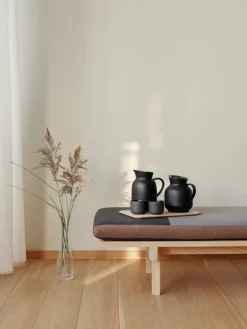 Stelton Amphora vakuumkanna för te, 1 L, mjuk svart