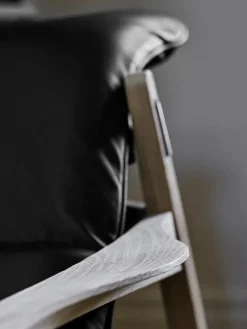 Stolab Link fåtölj, vitoljad ek - svart Elmotique läder