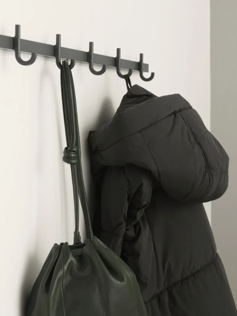 String Furniture Relief klädstång med krokar, medium, 82 cm, grå