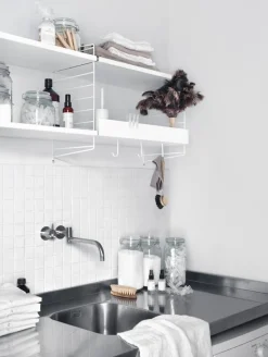 String Furniture String metallhylla 20 cm, låg, vit