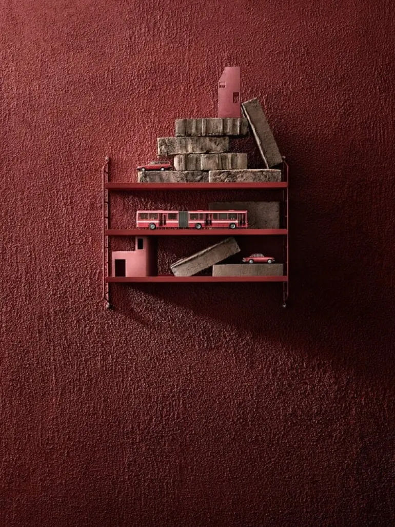 String Furniture String Pocket hylla, metall, Oxtorgsröd