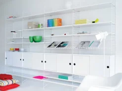 String Furniture String tidningshylla, 78 x 30 cm, vit stål