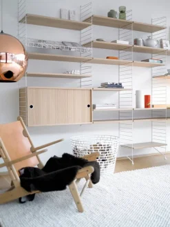 String Furniture String tidningshylla, 78 x 30 cm, vit stål