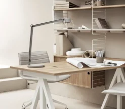 String Furniture String Works höj- och sänkbart skrivbord, 120 cm, ek