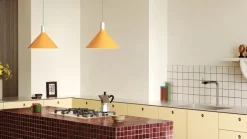 Tala Bower, pendellampa C360, med Sphere IV-lampa, gul