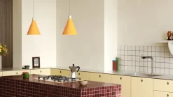 Tala Bower, pendellampa C220, med Sphere III-lampa, gul