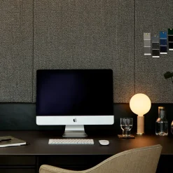 Tala Knuckle bordslampa med Sphere IV-lampa, ek