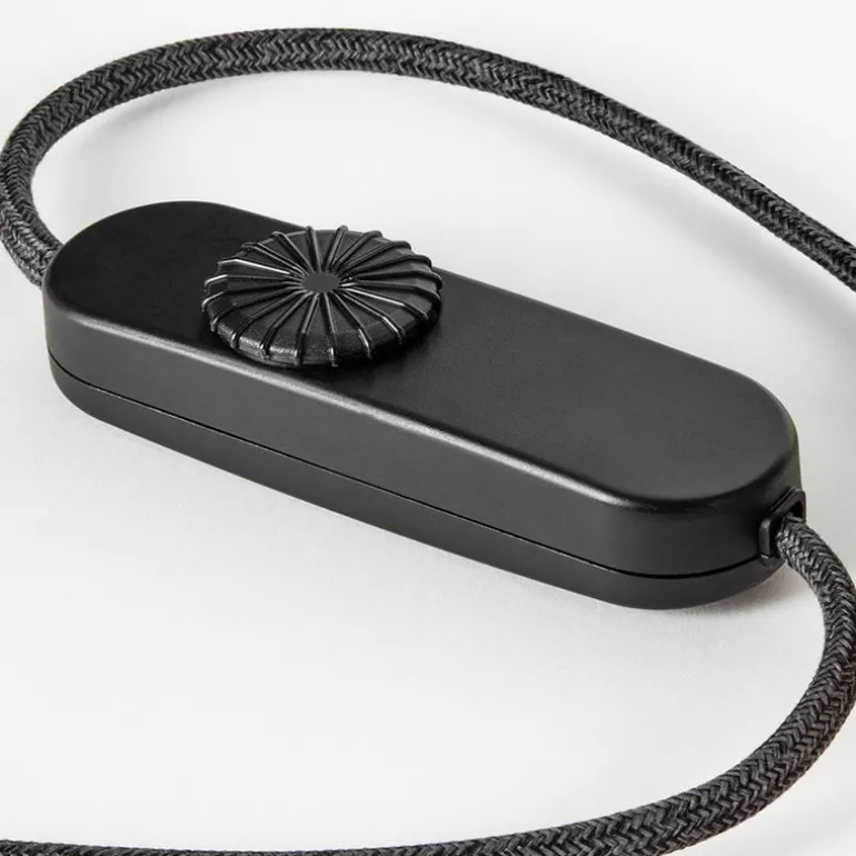 Tala Knuckle bordslampa med Sphere IV-lampa, valnöt