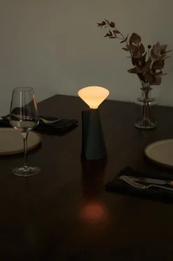 Tala Mantle bärbar lampa, granitsvart