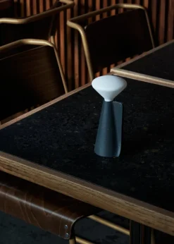 Tala Mantle bärbar lampa, granitsvart