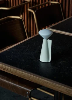 Tala Mantle bärbar lampa, stenvit