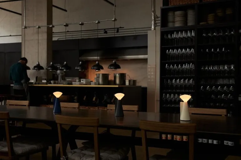 Tala Mantle bärbar lampa, stenvit