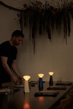 Tala Mantle bärbar lampa, stenvit