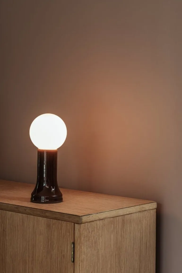 Tala Shore bordslampa, buteljbrun