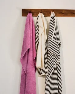 Tekla Badlakan, kodiakbruna ränder