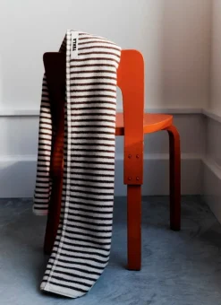 Tekla Badlakan, kodiakbruna ränder