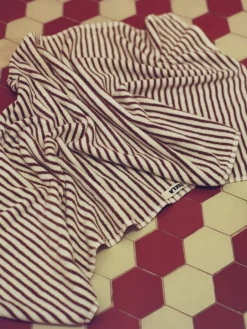 Tekla Badlakan, kodiakbruna ränder