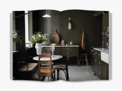 Thames & Hudson Real Nordic Living: Design. Food. Art. Travel.