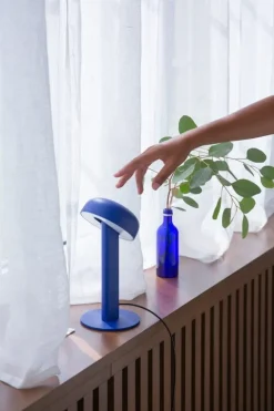 TIPTOE Nod bordslampa, majorelleblå