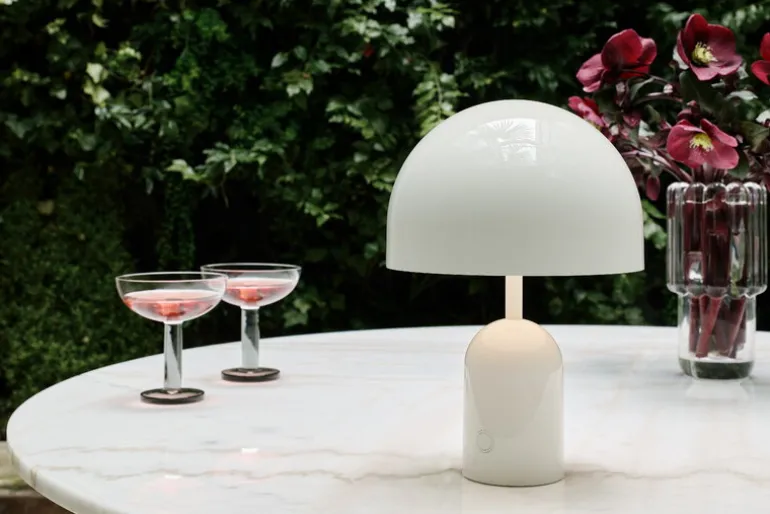 Tom Dixon Bell bärbar LED-bordslampa, vit