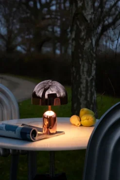Tom Dixon Bell bärbar LED-bordslampa, koppar
