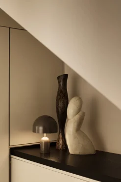 Tom Dixon Bell bärbar LED-bordslampa, taupe