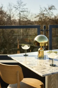 Tom Dixon Bell bärbar LED-bordslampa, guld