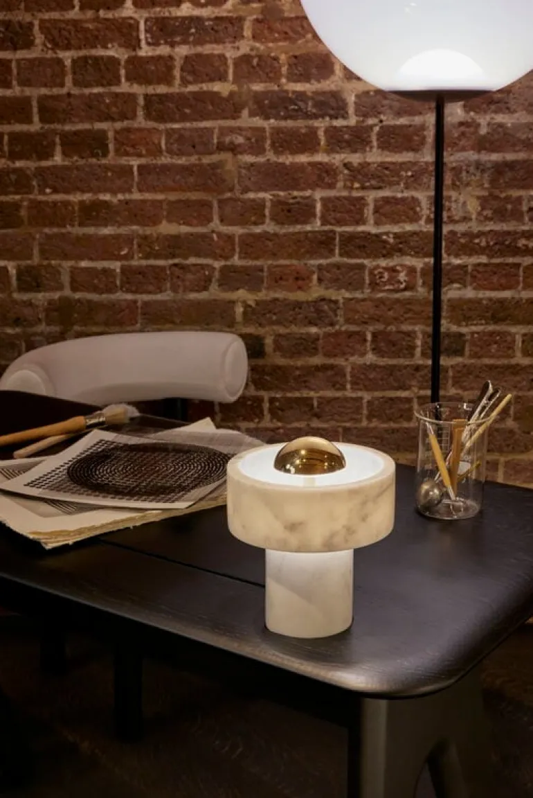 Tom Dixon Stone bärbar LED-bordslampa, vit marmor