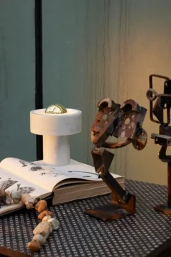 Tom Dixon Stone bärbar LED-bordslampa, vit marmor