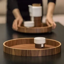 Tonfisk Design Reuna serveringsbricka 28 cm, valnöt