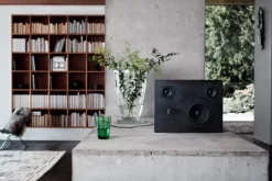 Transparent Steel högtalare