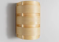 Vaarnii 1004 Hans vägglampa, furu