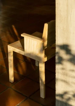 Vaarnii 016 Maasto matstol med armstöd, furu