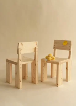 Vaarnii 001 matstol, furu