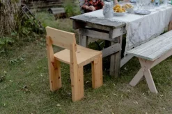 Vaarnii 001 matstol, furu