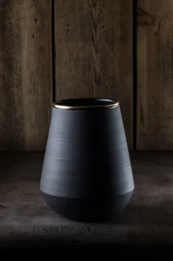 Vaidava Ceramics Eclipse Gold vas, svart - guld