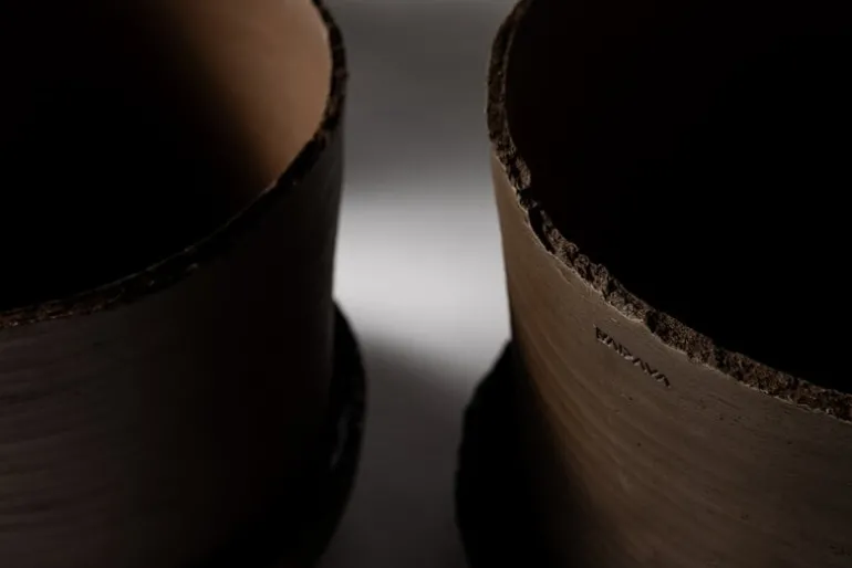Vaidava Ceramics Soil kruka med fat; S, brun