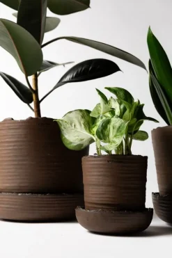 Vaidava Ceramics Soil kruka med fat, XL, brun