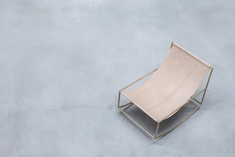 valerie_objects Rocking Chair gungstol, mässing - läder