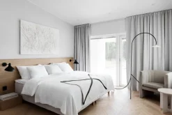 valerie_objects Standing Lamp n1, svart