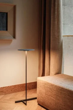 Vibia Flat 5957, golvlampa, grå