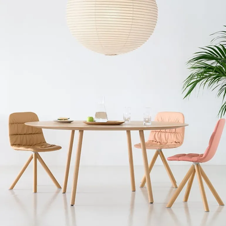 Viccarbe Maarten ovalt bord, 120 cm, matt ek