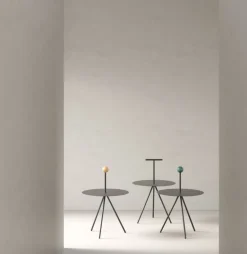 Viccarbe Trino bord, svart - stålhandtag