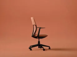 Vitra ACX Mesh arbetsstol, djupsvart - terrakotta