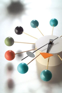 Vitra Ball Clock, flerfärgad