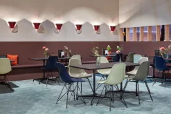 Vitra Eames DSR stol, fiberglas, parchment - svart