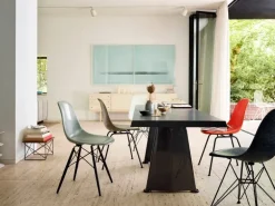 Vitra Eames DSR stol, fiberglas, parchment - svart